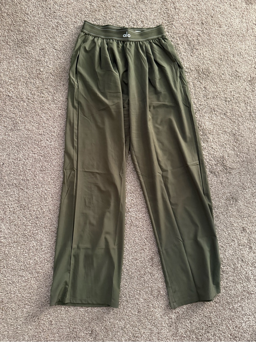 ALO Yoga Olive Green High-Rise Wide-Leg Pants - Picture 4 of 6